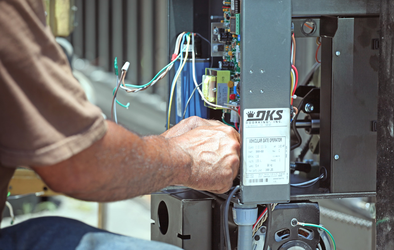 doorking-repair-1